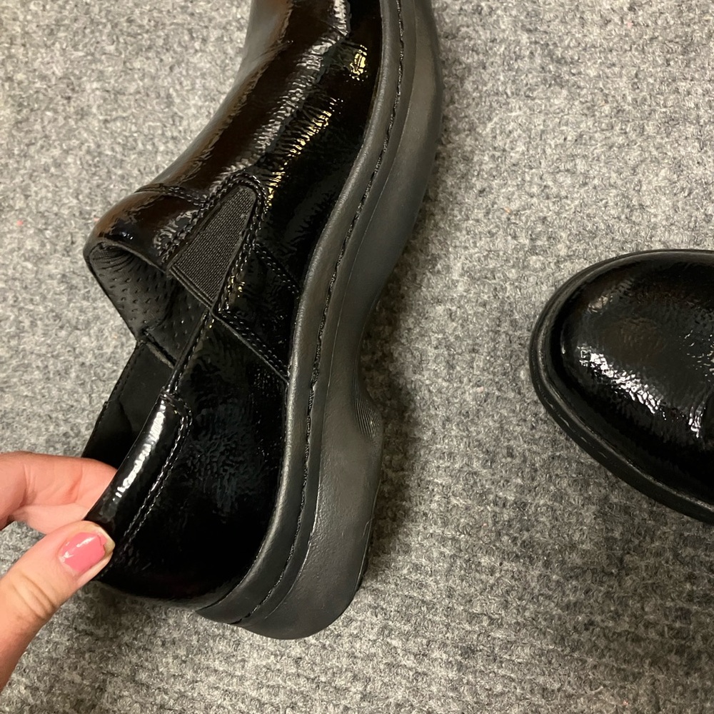 Clarks Womens Size 8 Shiny Black Loafers - Picture 10 of 11